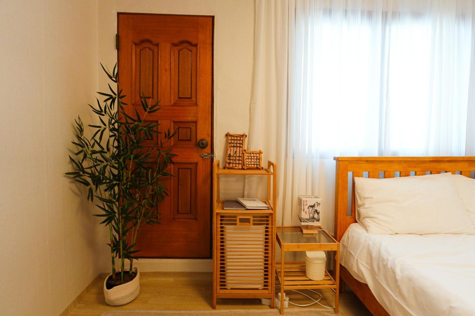 New Wood Bridge Apartment