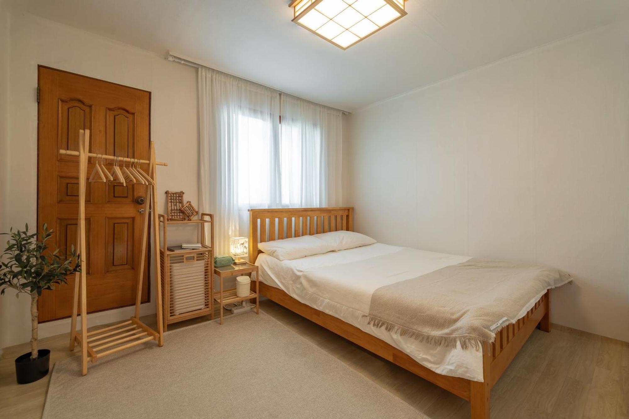 Apartment New Wood Bridge Seoul