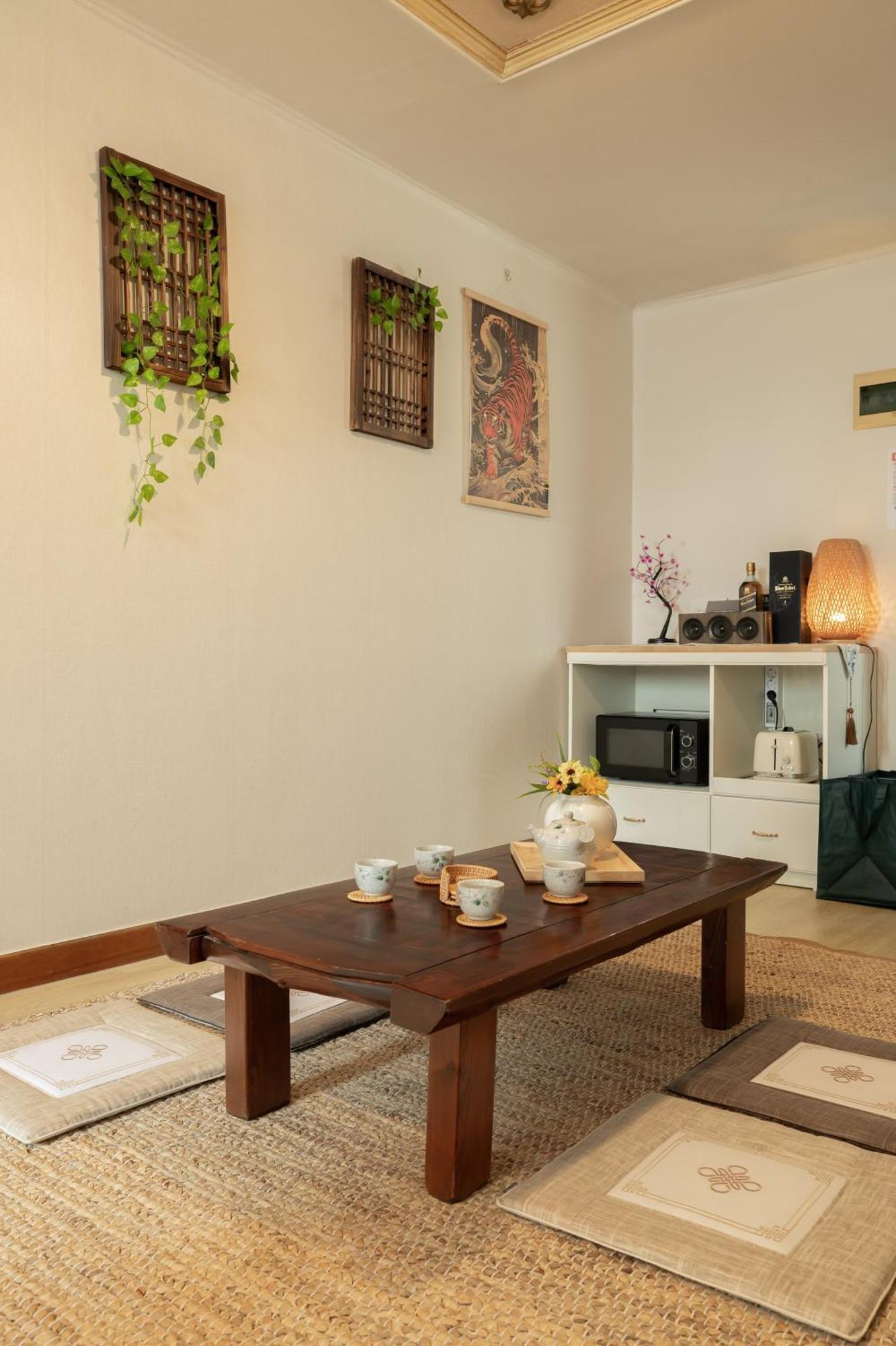 New Wood Bridge Apartment